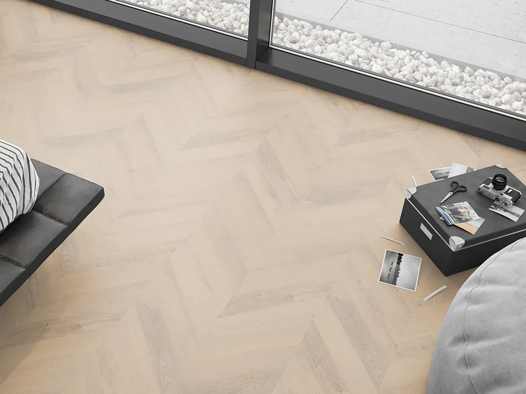 Hongaarse punt pvc vloer in een lichte slaapkamer