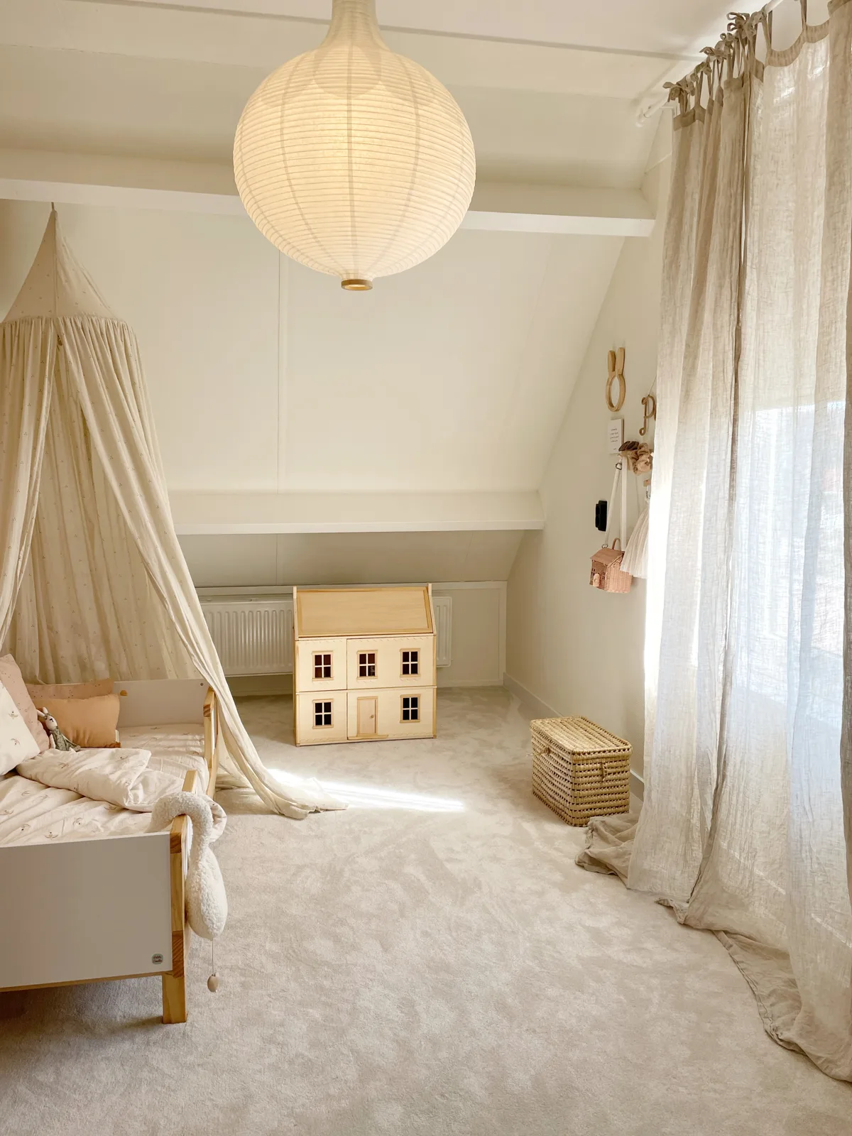 Kinderkamer met licht Belakos tapijt Hampton